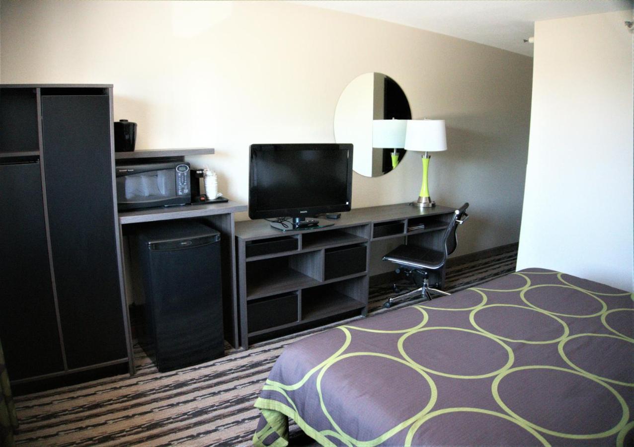 Super 8 By Wyndham Spirit Lake/Okoboji Bilik gambar